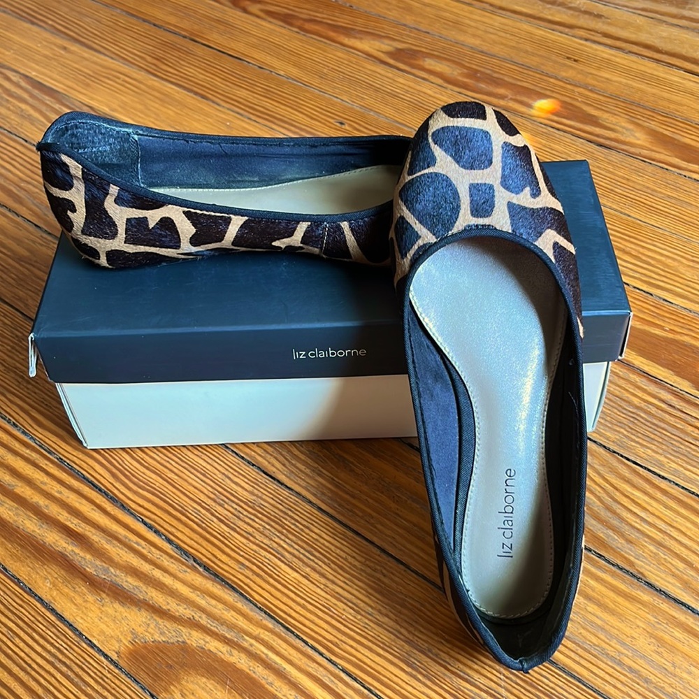 Liz Claiborne Delaine Giraffe Print Leather Ballet Flats 7.5M